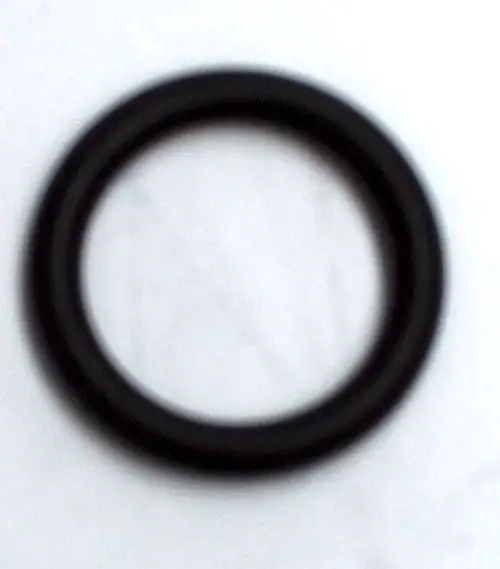 Schwarzer O-Ring mit runder Form auf hellem Hintergrund, geeignet für Anwendungen wie den Plattenwärmetauscher von Daikin für ROTEX GW bis Baujahr 2019.